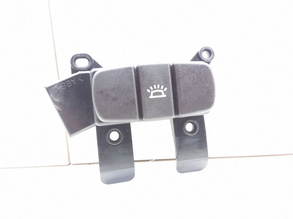 Switch for retractable tow bar