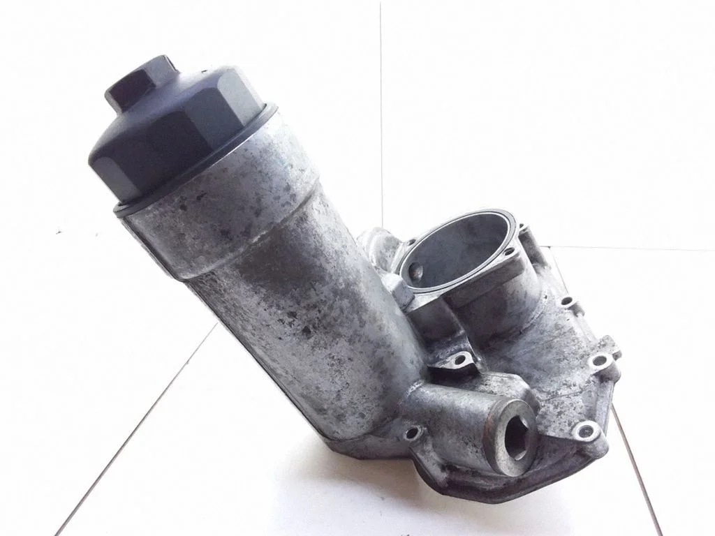 Oil filter mounting bracket 059115405
