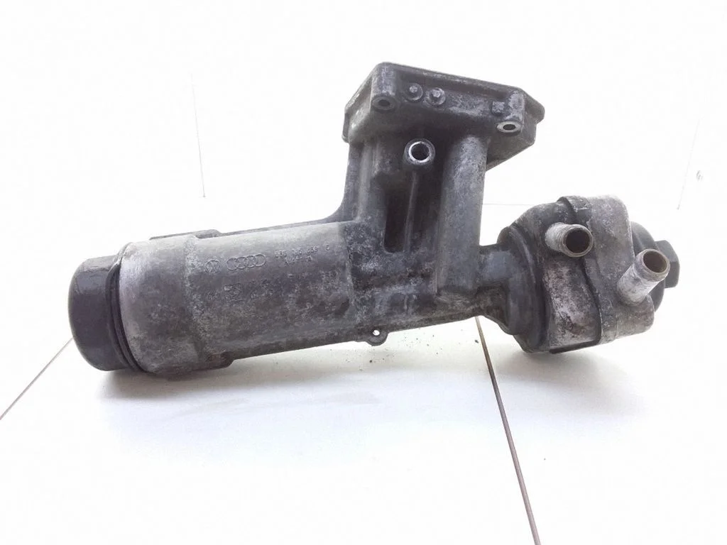Eļļas filtra turētājs/dzesētājs – Volkswagen Bora (1998-2005)