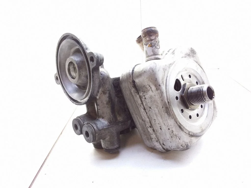 Oil filter mounting bracket 074115417E