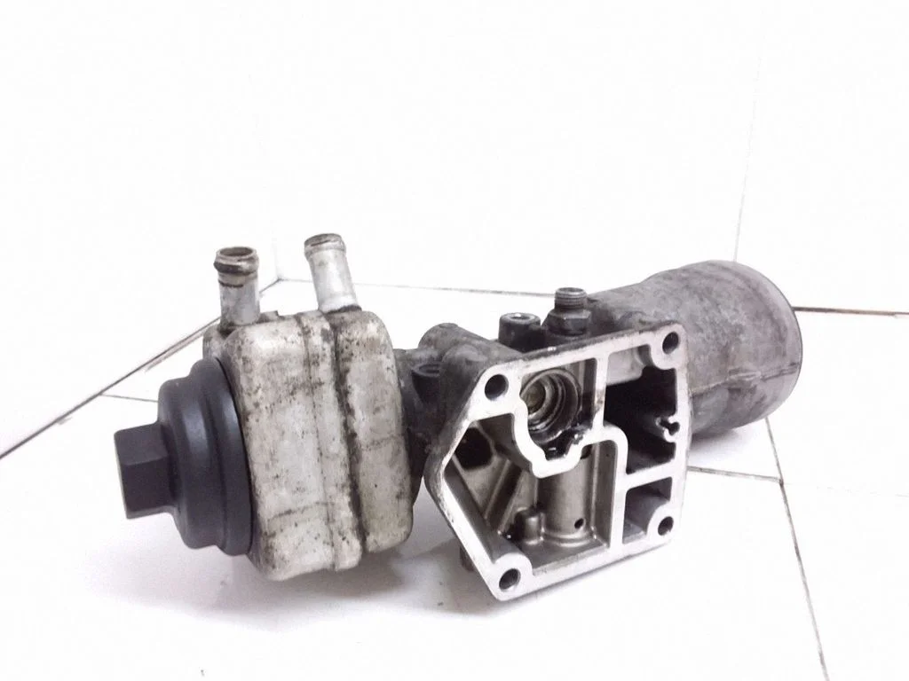 Oil filter mounting bracket – Skoda Octavia Mk2 (1Z) (2004-2013)