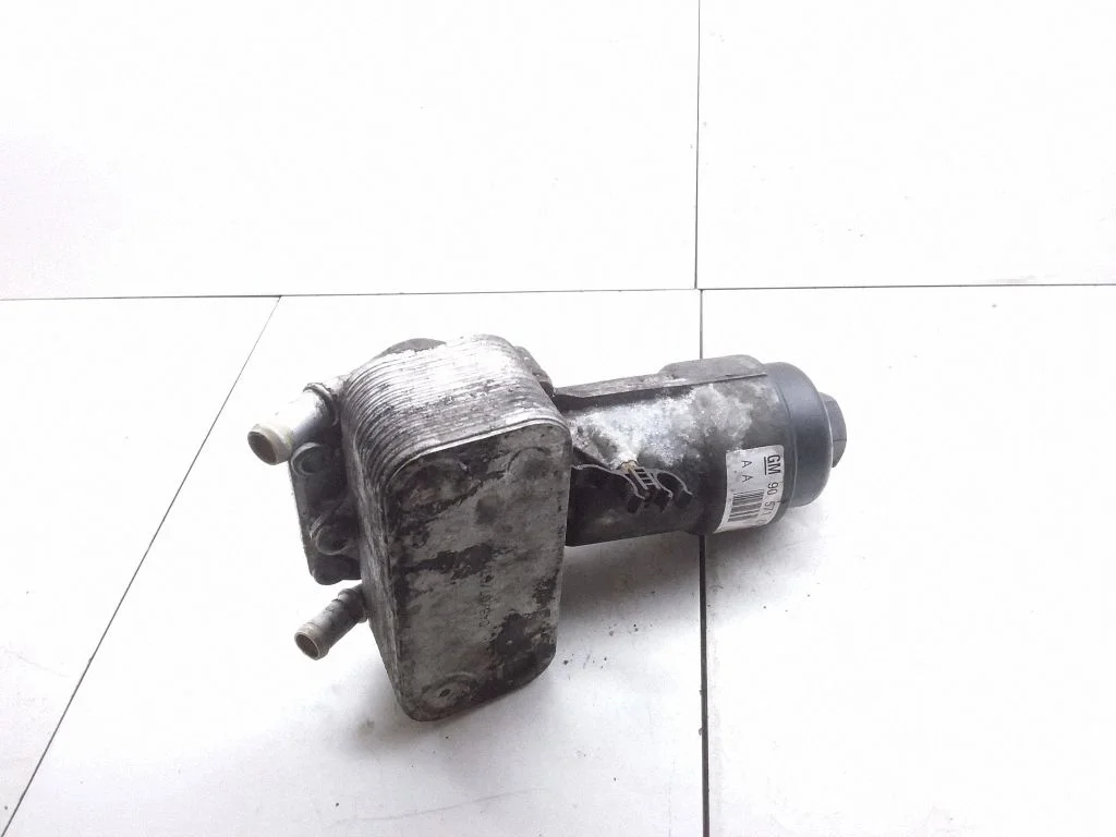 Oil filter mounting bracket 90571672