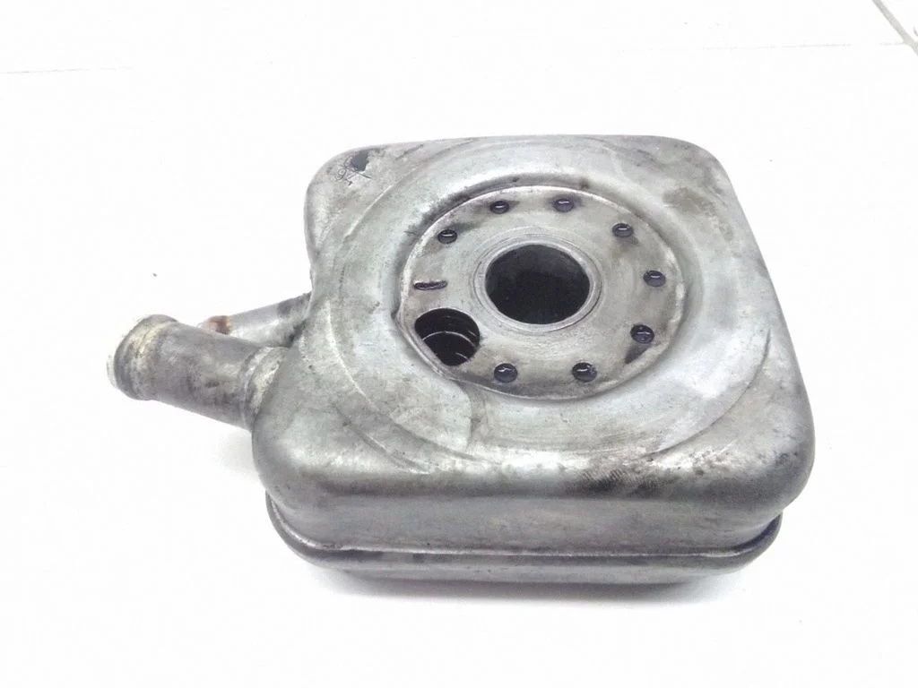 Oil filter mounting bracket – Volkswagen Golf III (1992-1997)