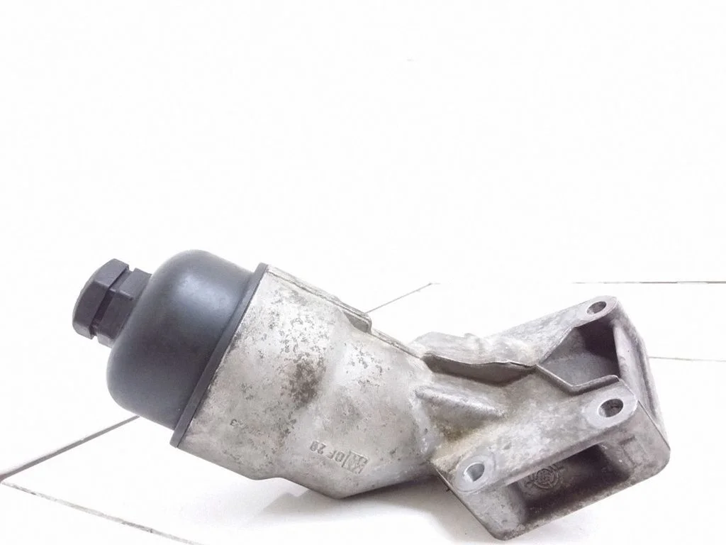 Oil filter mounting bracket