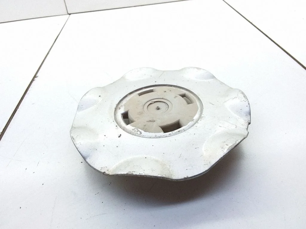 R12 wheel hub/cap/trim – Volkswagen Passat B4 (1994-1996)