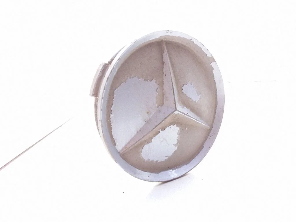 R12 wheel hub/cap/trim – Mercedes-Benz C-Class AMG W202 (1993-2000)