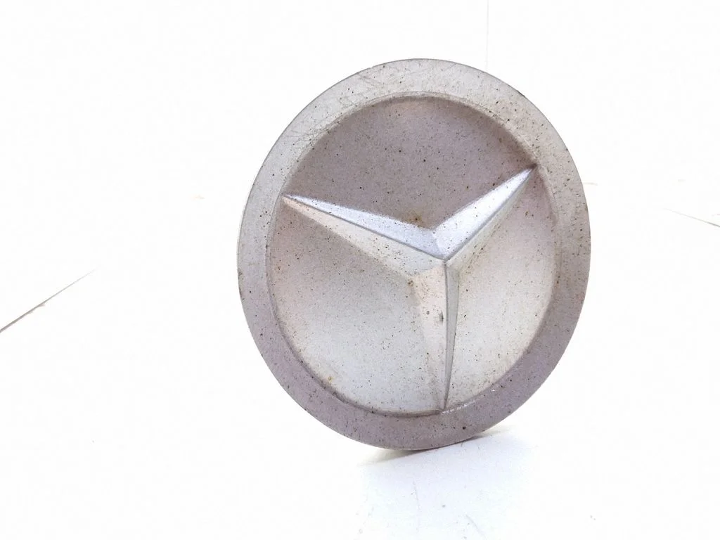 R12 wheel hub/cap/trim – Mercedes-Benz C-Class AMG W202 (1993-2000)