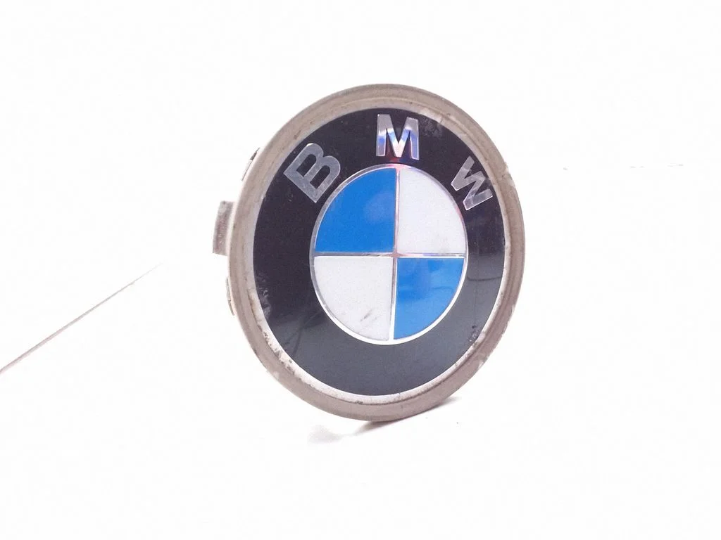 R12 wheel hub/cap/trim – BMW 3 Series E90 E91 (2005-2012)