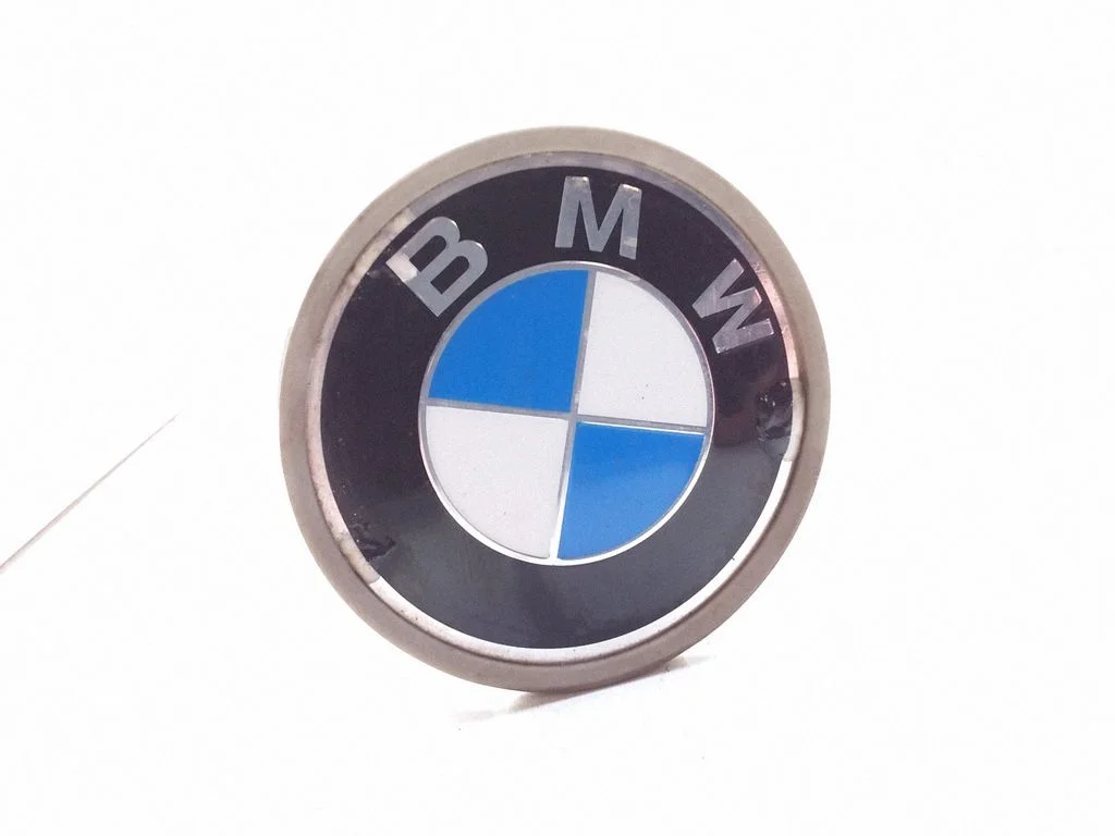 R12 wheel hub/cap/trim – BMW 3 Series E90 E91 (2005-2012)