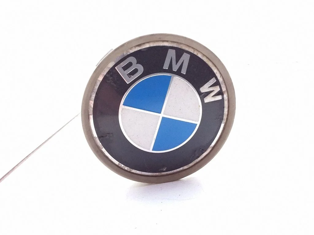 R12 wheel hub/cap/trim – BMW 3 Series E90 E91 (2005-2012)
