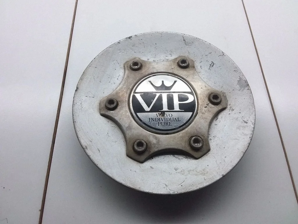 Original wheel cap M570A