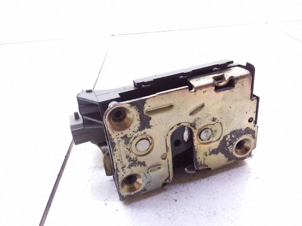 Coupe door lock (next to the handle) – Renault Espace II (1991-1997)