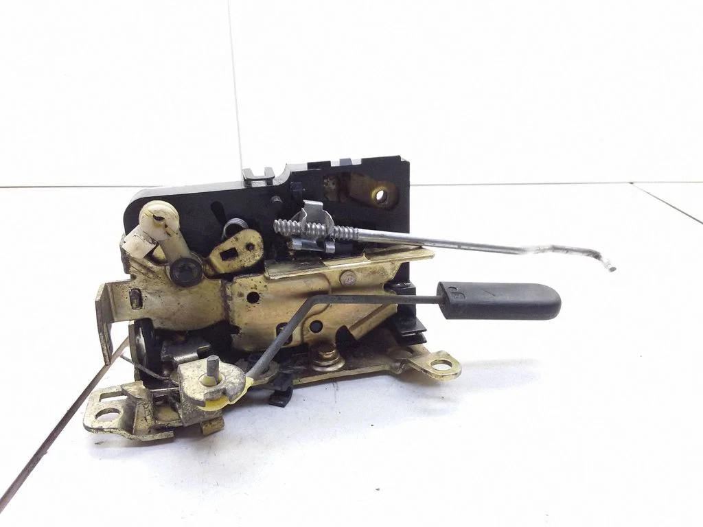 Coupe door lock (next to the handle) – Opel Movano A (1998-2010)