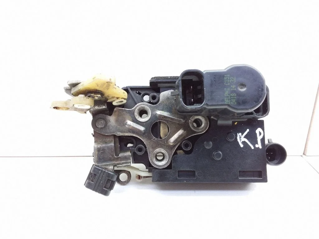 Coupe door lock (next to the handle)