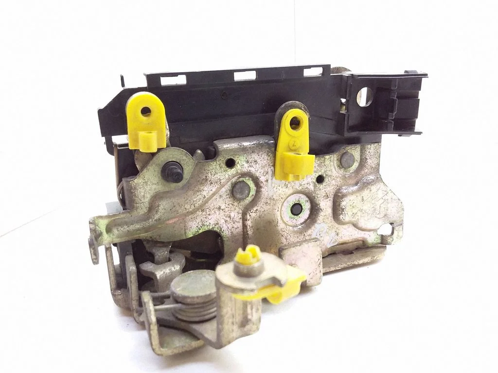 Coupe door lock (next to the handle) – Renault Rapid (1985-2000)