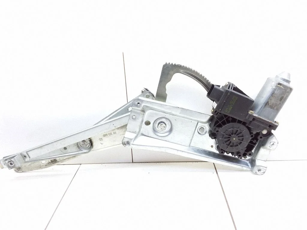Front door window regulator with motor – Opel Vectra B (1996-2002)