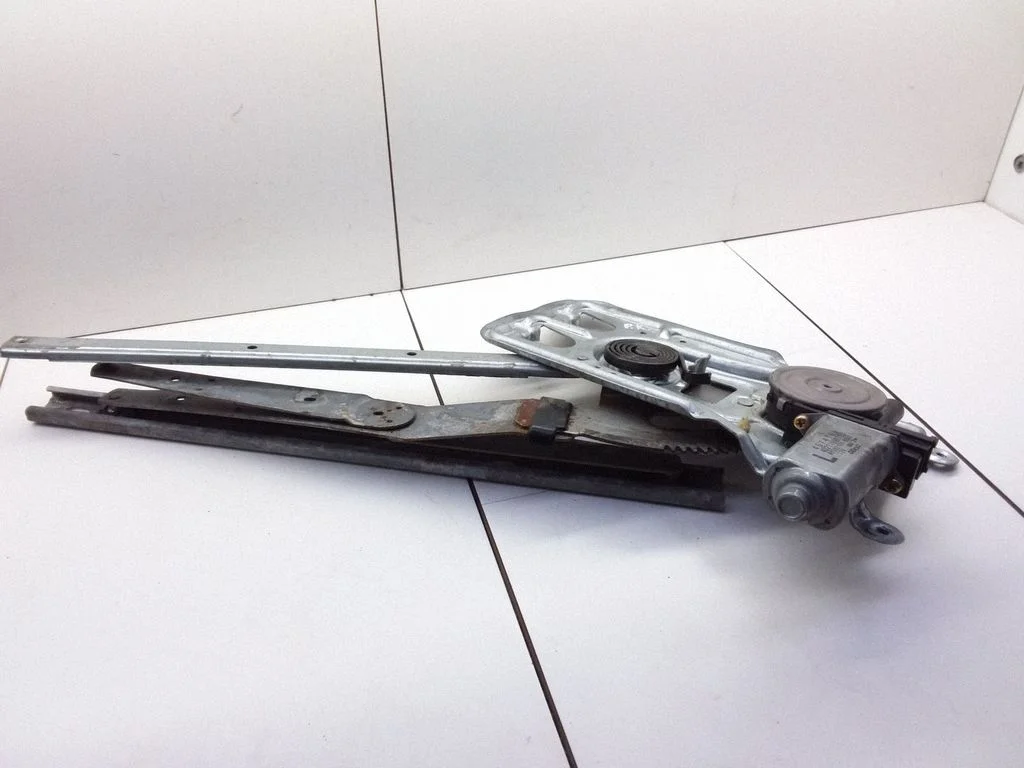 Front door window regulator with motor 4574106