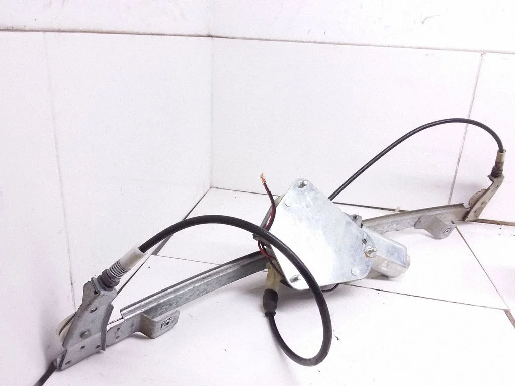 Esiukse elektriline aknatõstuk mootoriga – Renault Scenic I (1996-2003)