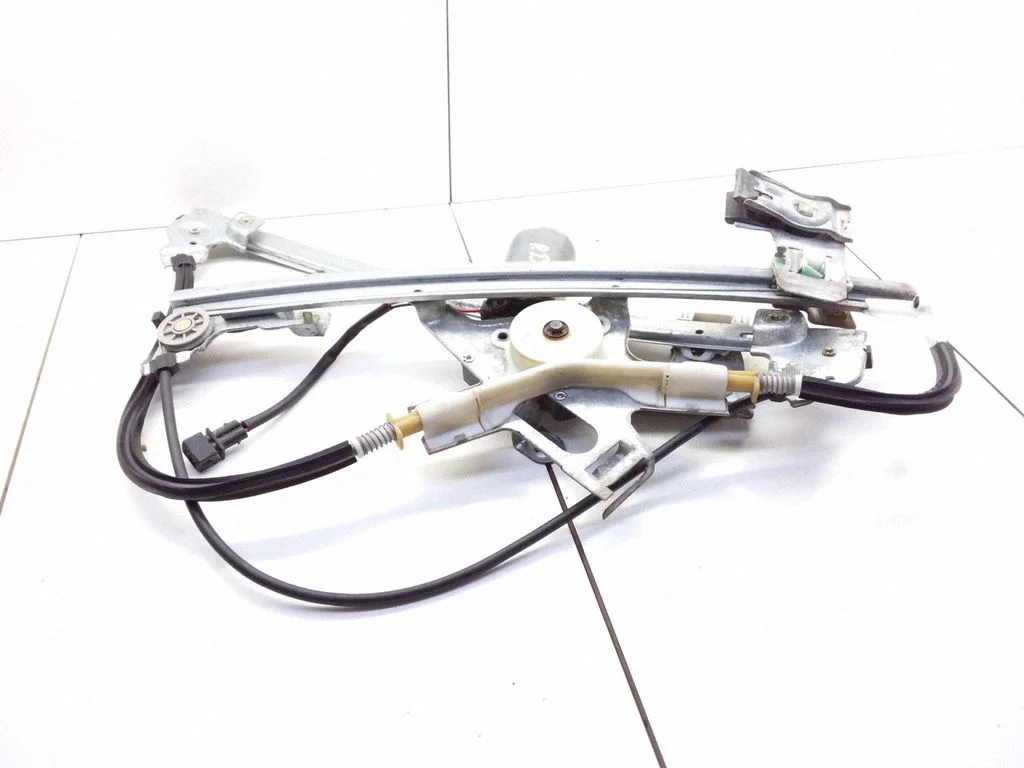 Esiukse elektriline aknatõstuk mootoriga – Volkswagen Caddy (1996-2003)
