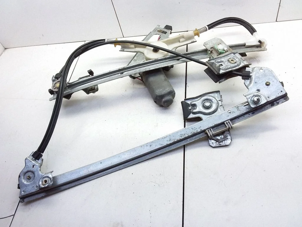 Esiukse elektriline aknatõstuk mootoriga – Volkswagen Caddy (1996-2003)