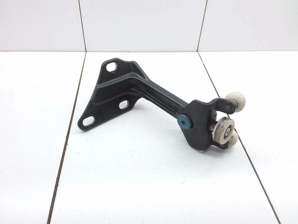 Sliding door upper roller guide/hinge – Mercedes-Benz Sprinter W906 (2006-2018)