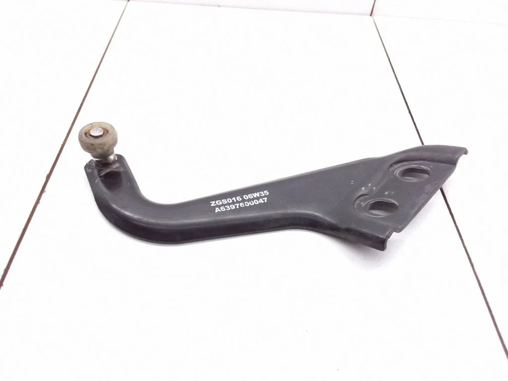 Sliding door upper roller guide/hinge – Mercedes-Benz Vito Viano W639 (2003-2014)
