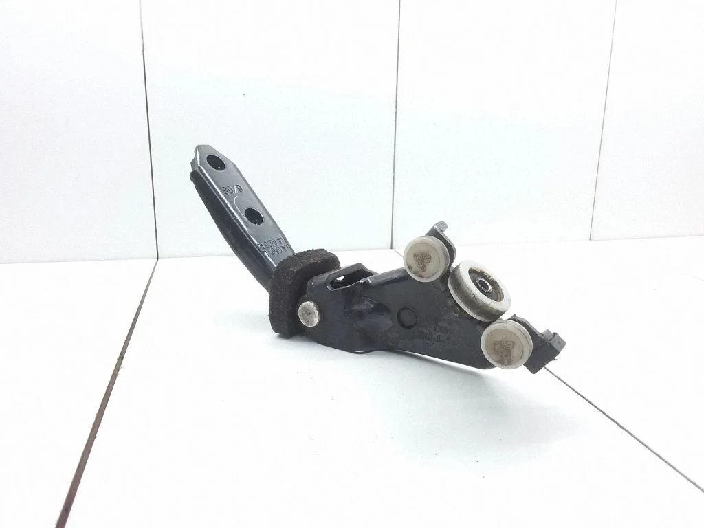 Sliding door upper roller guide/hinge 2K0843335A