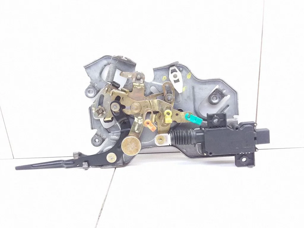 Sliding door lock – Chrysler Town & Country III (1996-2000)