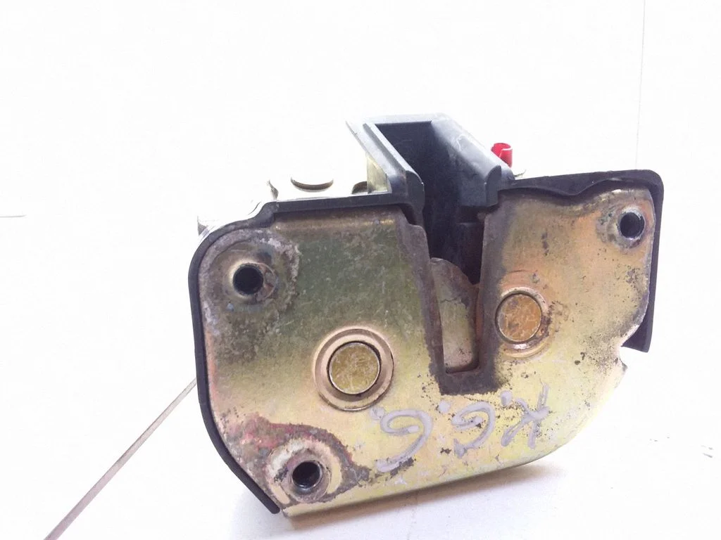 Sliding door lock – Chrysler Town & Country III (1996-2000)