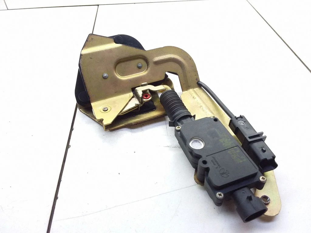 Sliding door lock