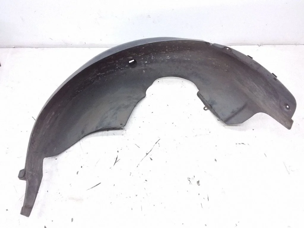 Rear arch fender liner splash guards – left
