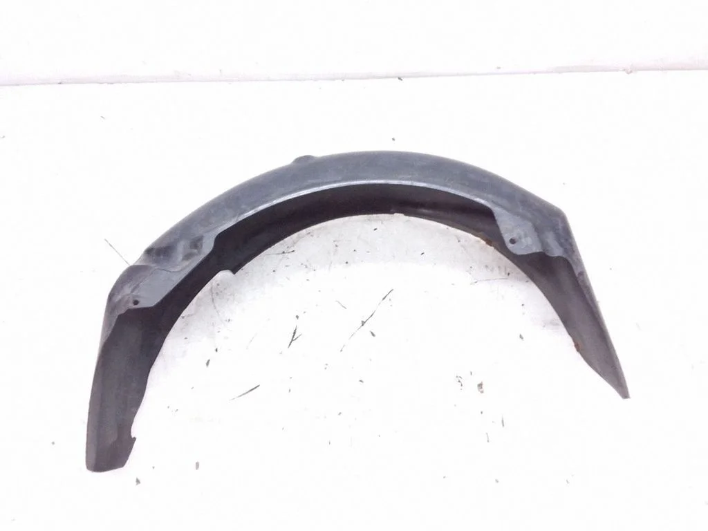 Rear arch fender liner splash guards