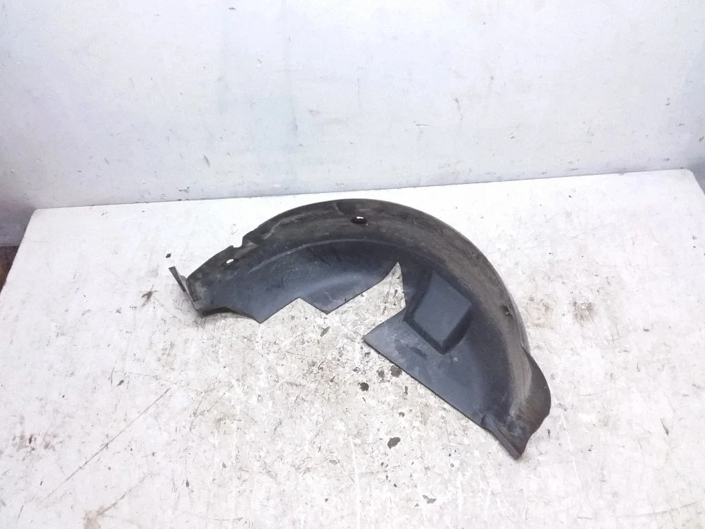 Rear arch fender liner splash guards 0004743V005