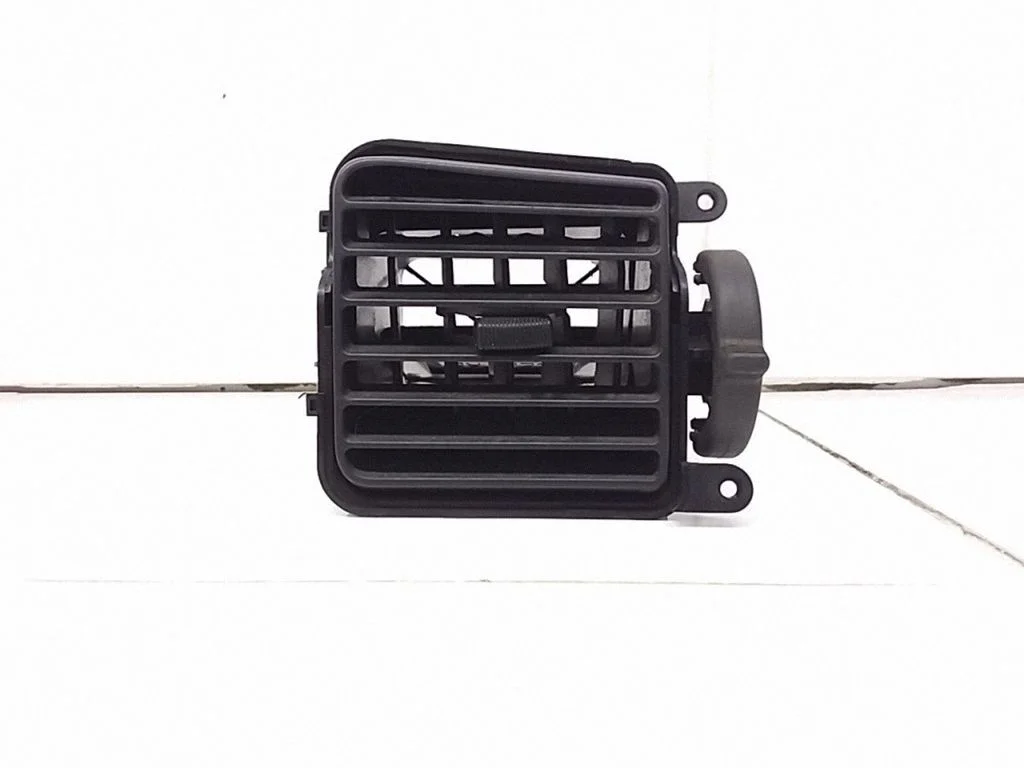 Dash center air vent grill 6875I2F900