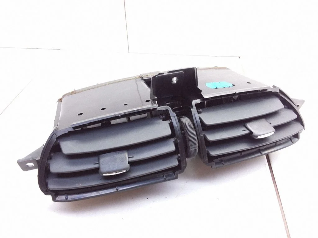 Dash center air vent grill CTRLHUP
