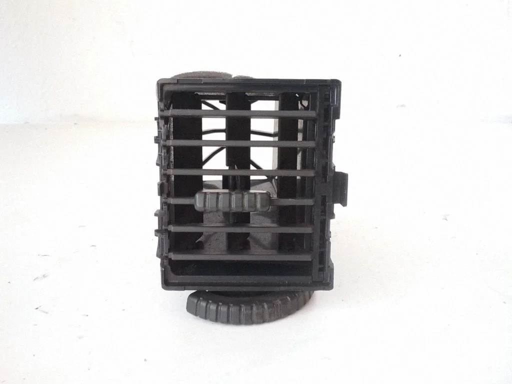Armatuurlaua keskmine õhutusrest 68751EQ000