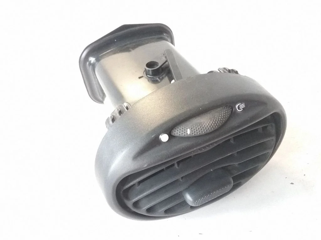 Dash center air vent grill – Ford Focus (1998-2004)