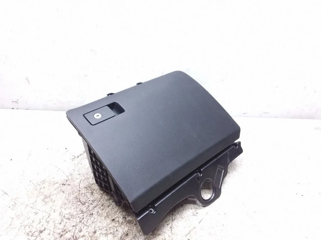 Glove box – Volkswagen Passat B6 (2005-2010)