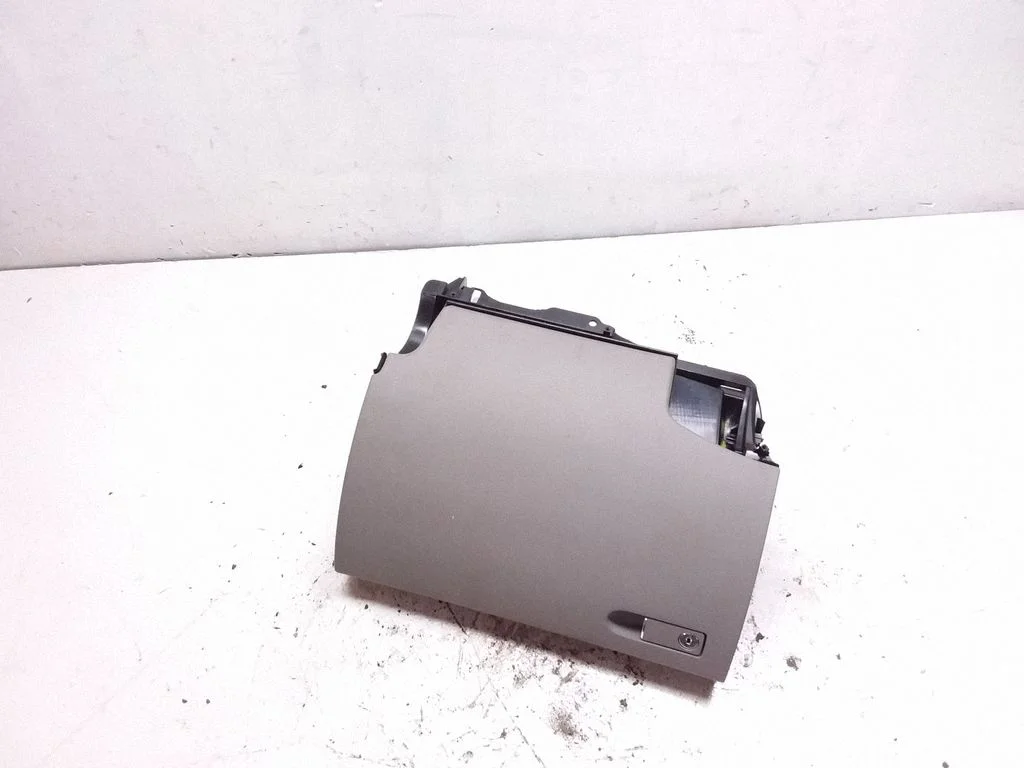 Glove box – Mercedes-Benz C-Class AMG W204 (2007-2014)