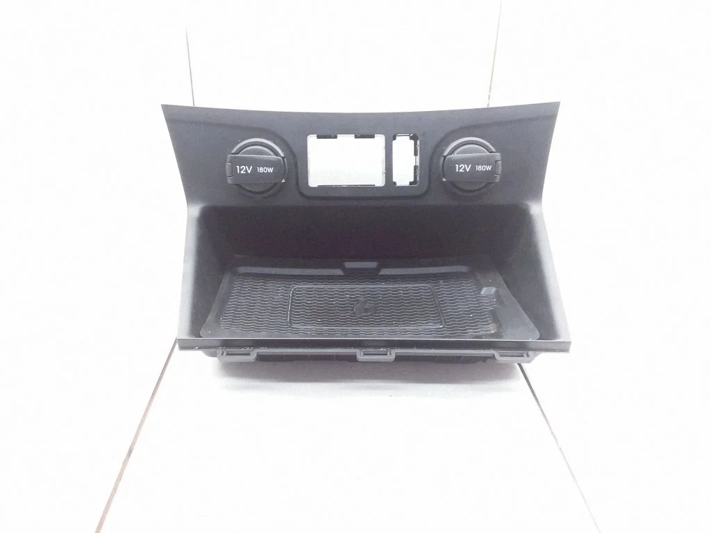 Glove box 84630D7RD04X