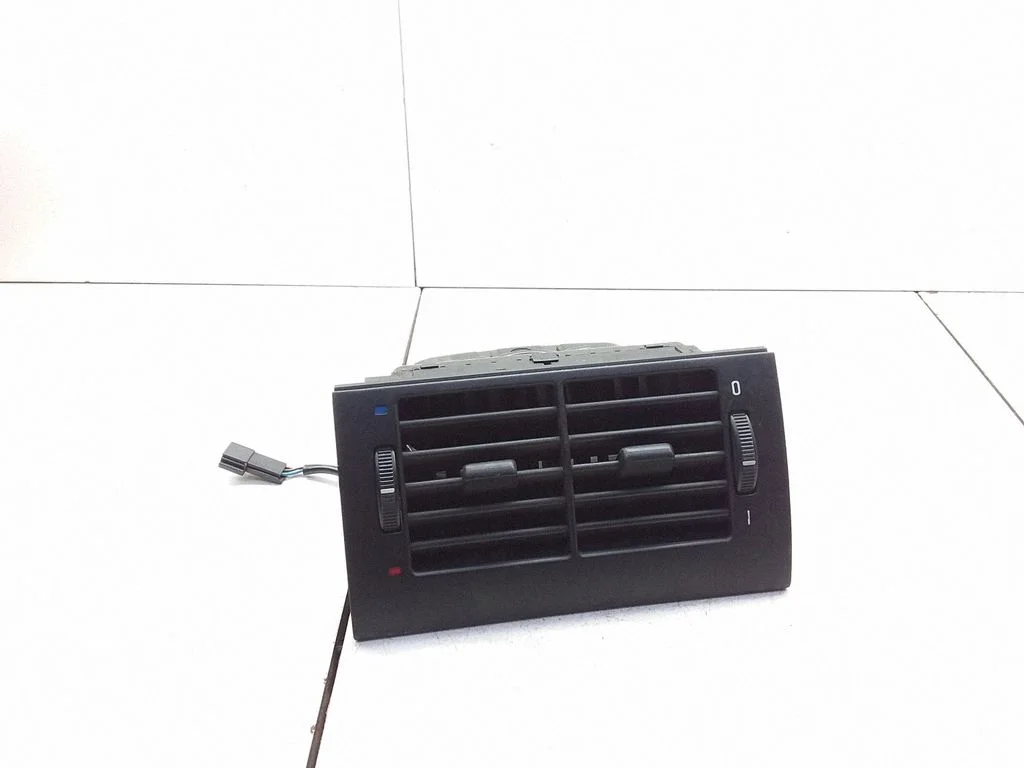 Dashboard air vent grill cover trim – BMW 5 Series E39 (1996-2003)
