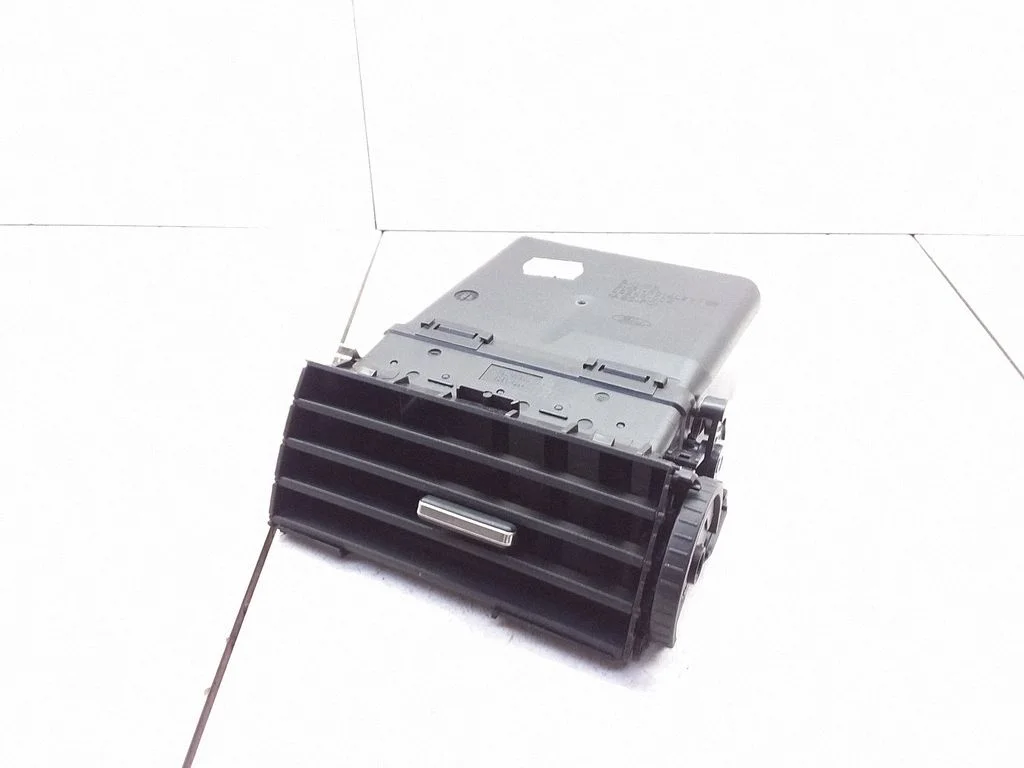 Kratka nawiewu szyby 3M51R014L21BD