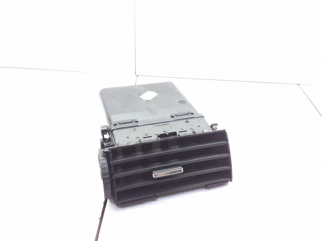 Kratka nawiewu szyby 3M51R014L21