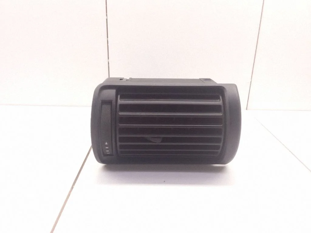 Armatuurlaua õhutusresti kate – Audi A4 S4 B5 8D (1999-2000)