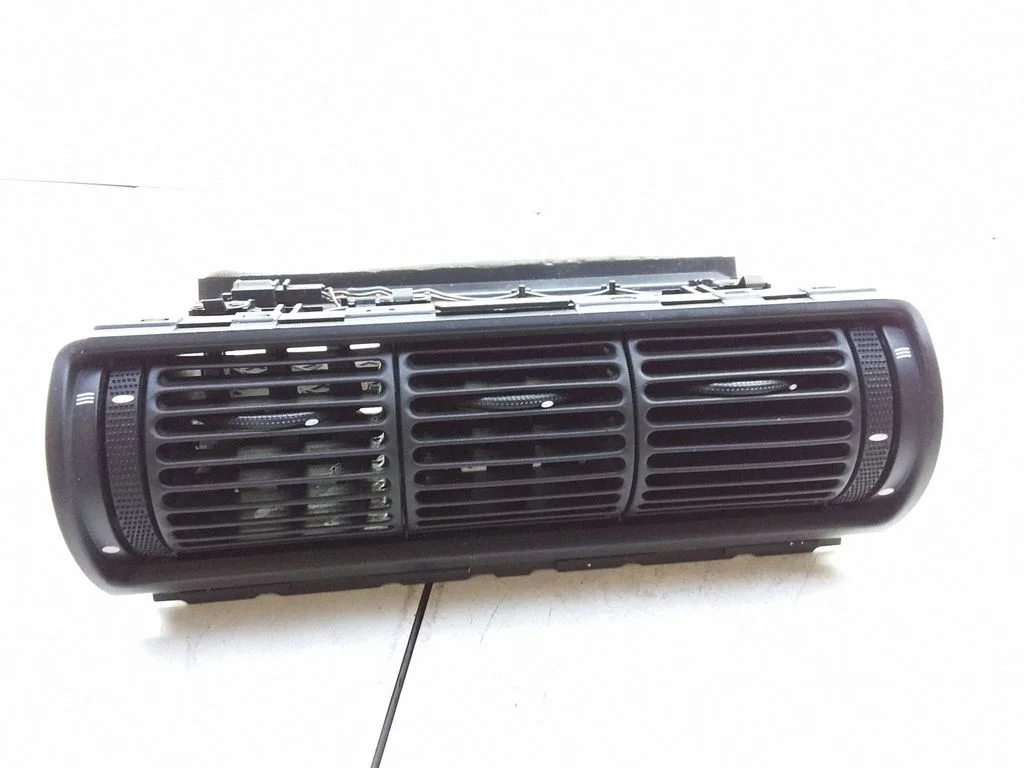 Kratka nawiewu szyby 7M6819728E