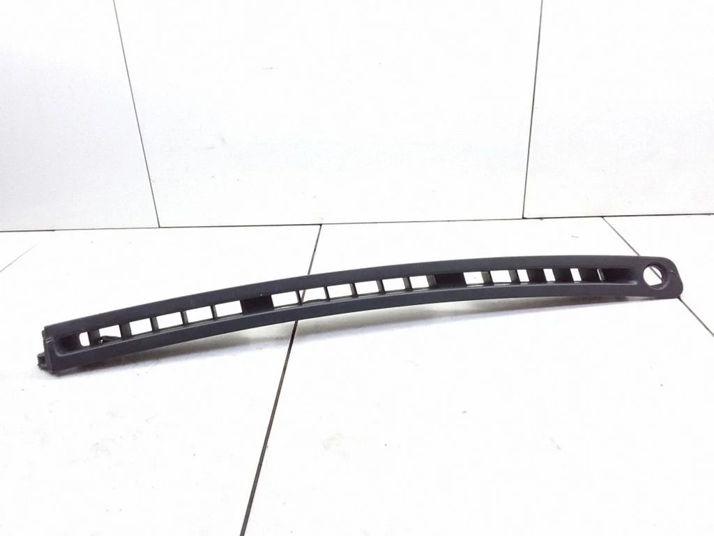 Dashboard air vent grill cover trim BC1D60781RH