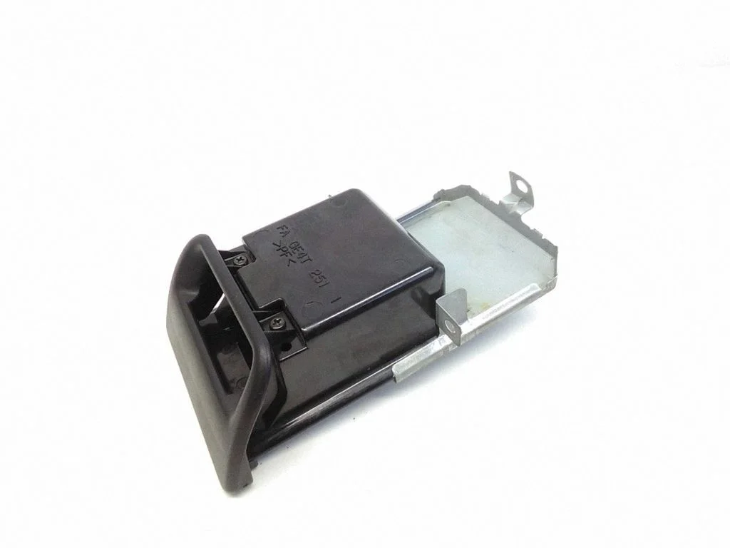Car ashtray GE4T251