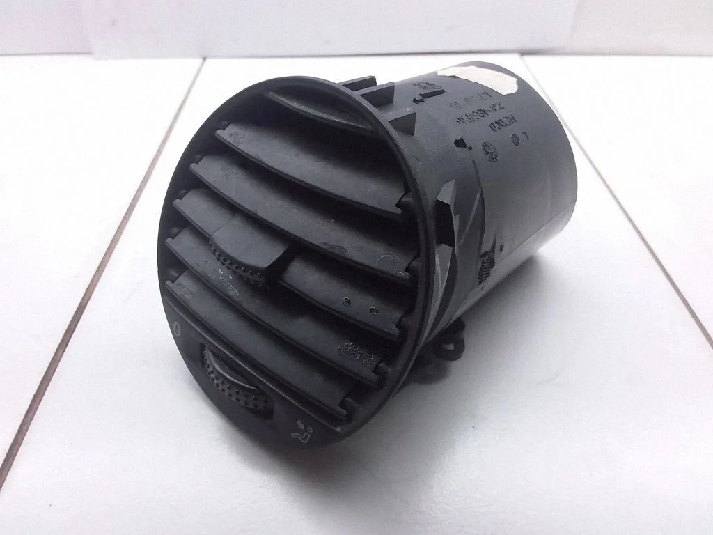Dashboard side air vent grill/cover trim 1C0819703