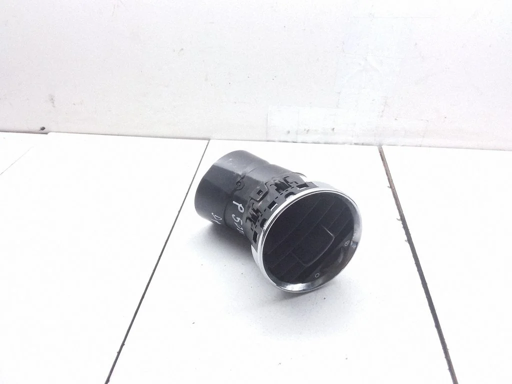 Dashboard side air vent grill/cover trim