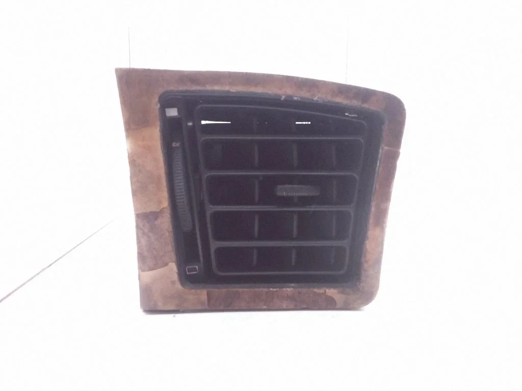 Dashboard side air vent grill/cover trim BCC6660